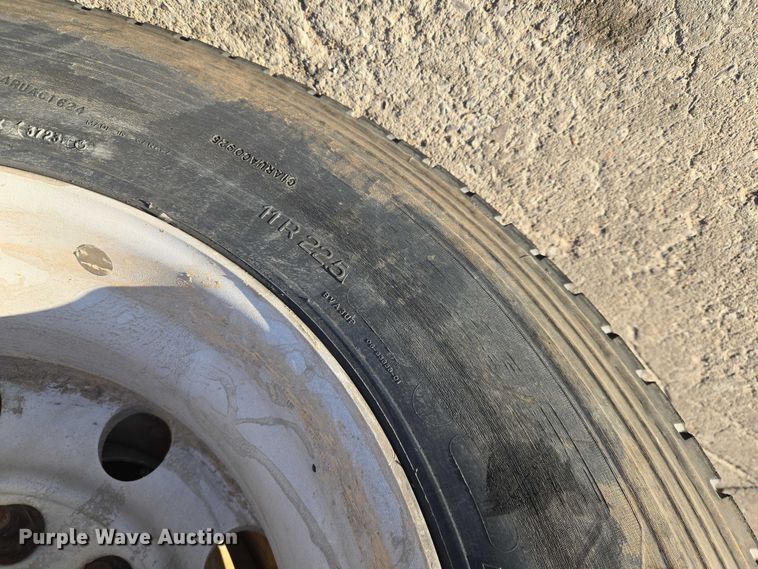 image for item ET5386 2006 Kenworth W900 ready mix truck