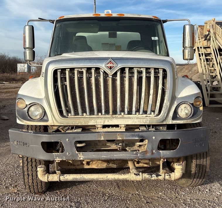 image for item ET5388 2012 International 7400 water truck