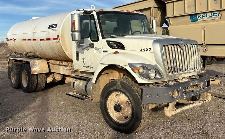 image for item ET5388 2012 International 7400 water truck