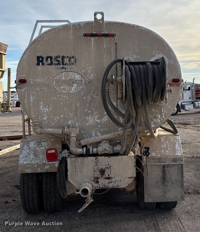 image for item ET5388 2012 International 7400 water truck