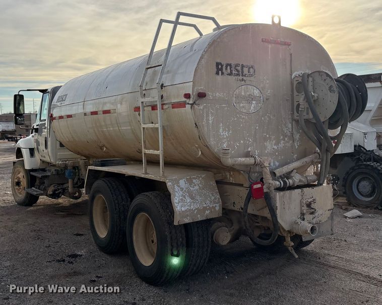 image for item ET5388 2012 International 7400 water truck