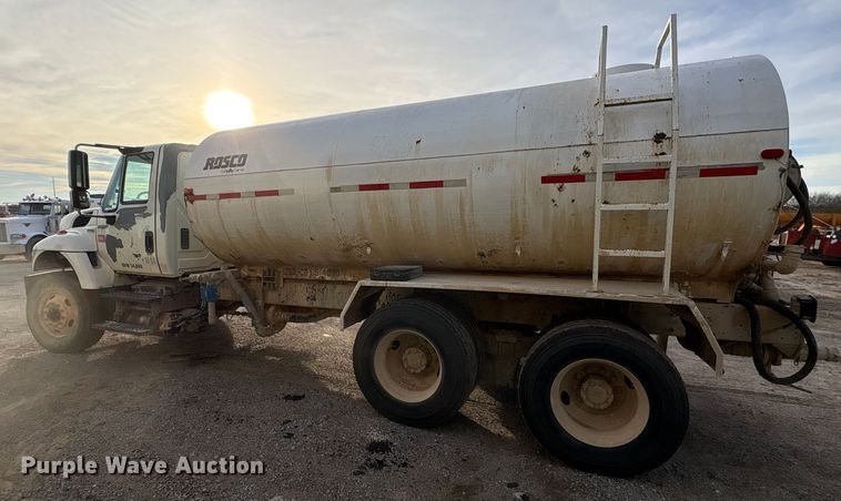 image for item ET5388 2012 International 7400 water truck