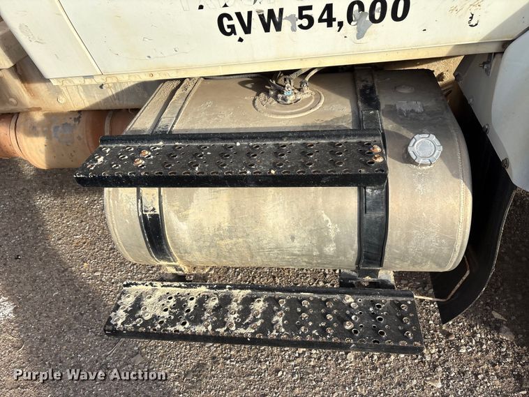 image for item ET5388 2012 International 7400 water truck