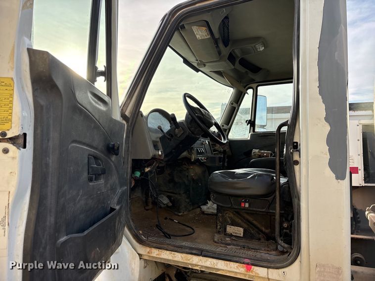 image for item ET5388 2012 International 7400 water truck