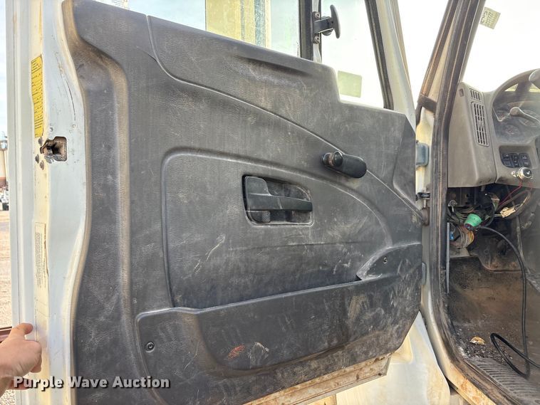 image for item ET5388 2012 International 7400 water truck