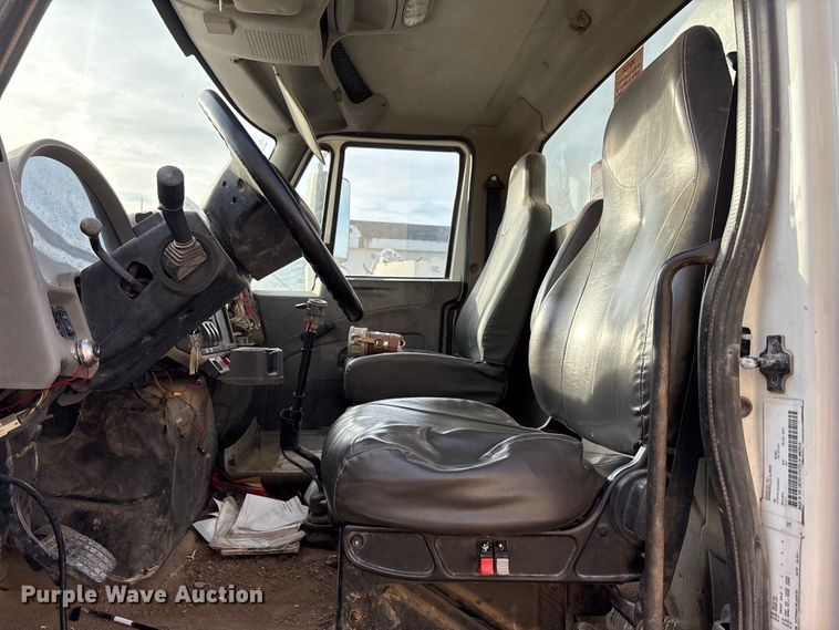 image for item ET5388 2012 International 7400 water truck