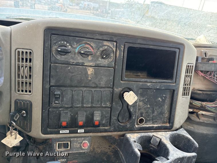 image for item ET5388 2012 International 7400 water truck