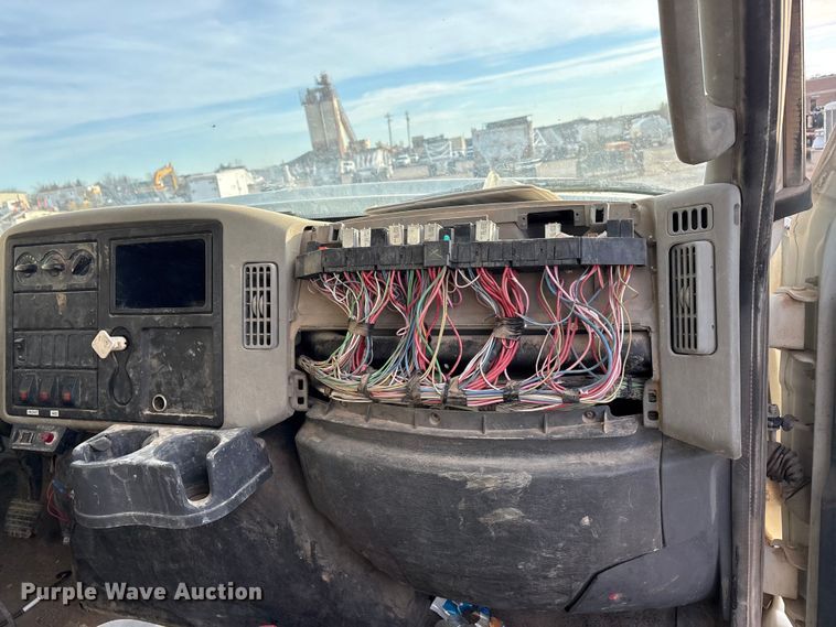 image for item ET5388 2012 International 7400 water truck