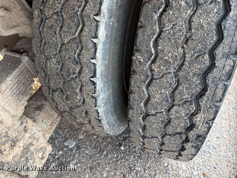 image for item ET5388 2012 International 7400 water truck