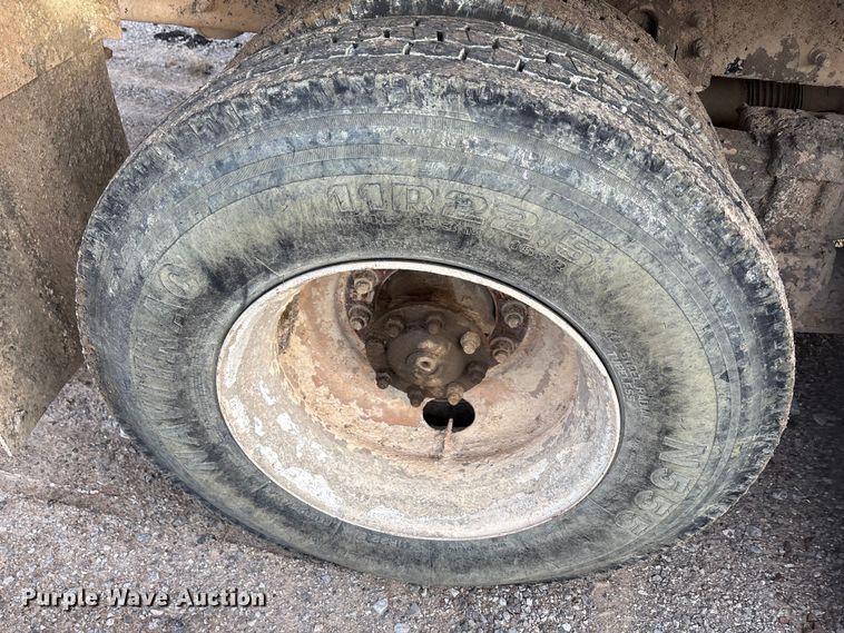 image for item ET5388 2012 International 7400 water truck