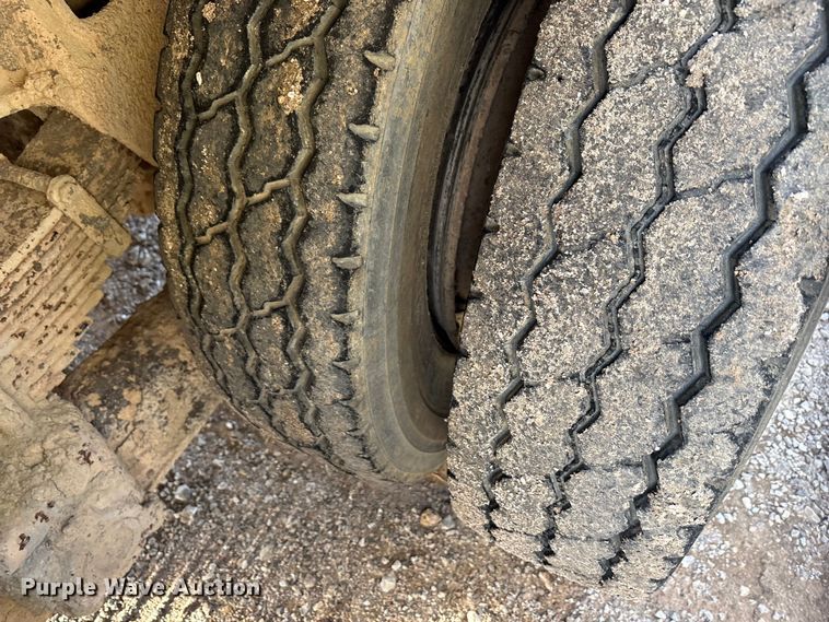 image for item ET5388 2012 International 7400 water truck