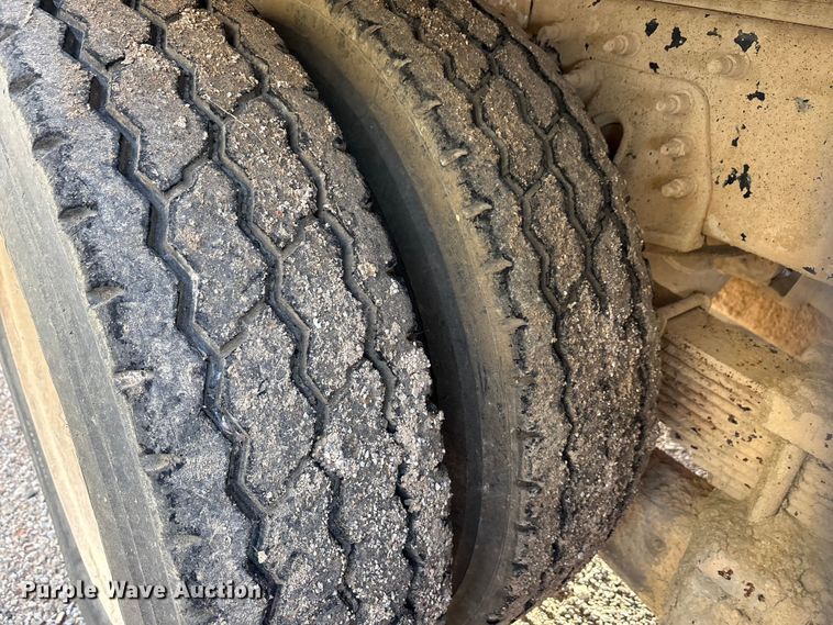 image for item ET5388 2012 International 7400 water truck