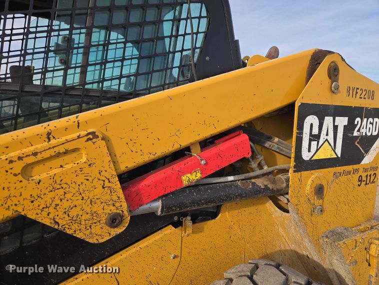 image for item ET5393 2015 Caterpillar 246D skid steer loader