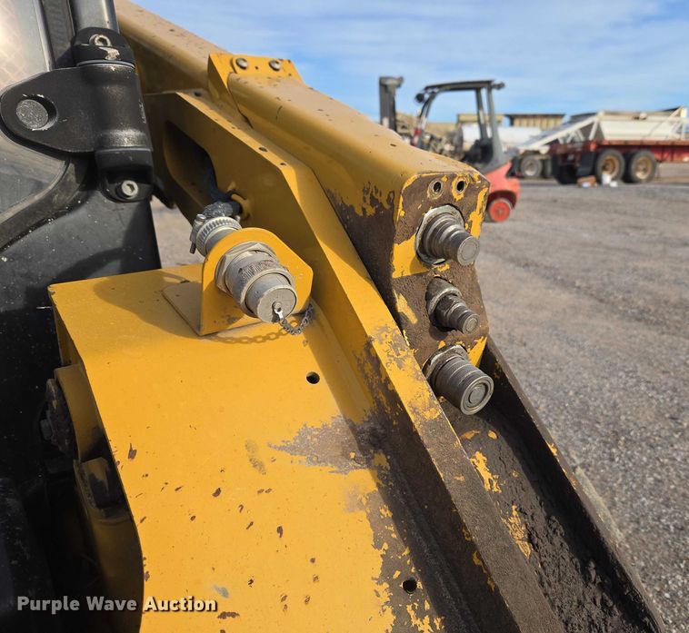 image for item ET5393 2015 Caterpillar 246D skid steer loader