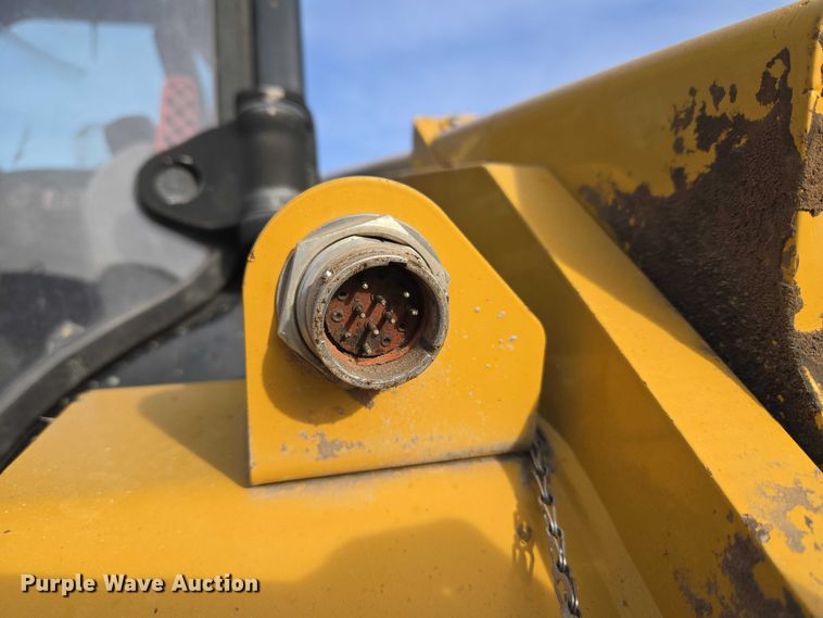 image for item ET5393 2015 Caterpillar 246D skid steer loader