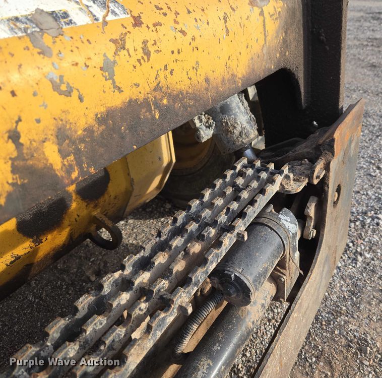 image for item ET5393 2015 Caterpillar 246D skid steer loader