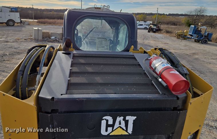 image for item ET5393 2015 Caterpillar 246D skid steer loader