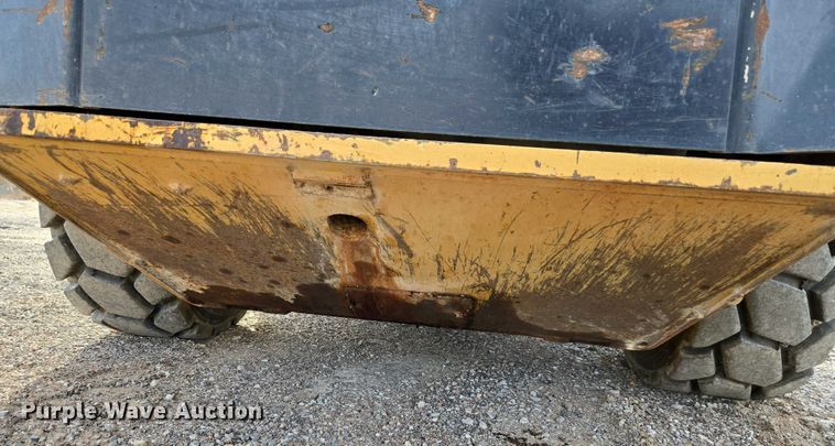 image for item ET5393 2015 Caterpillar 246D skid steer loader