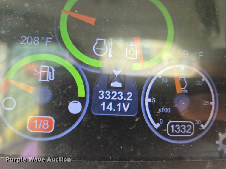 image for item ET5393 2015 Caterpillar 246D skid steer loader