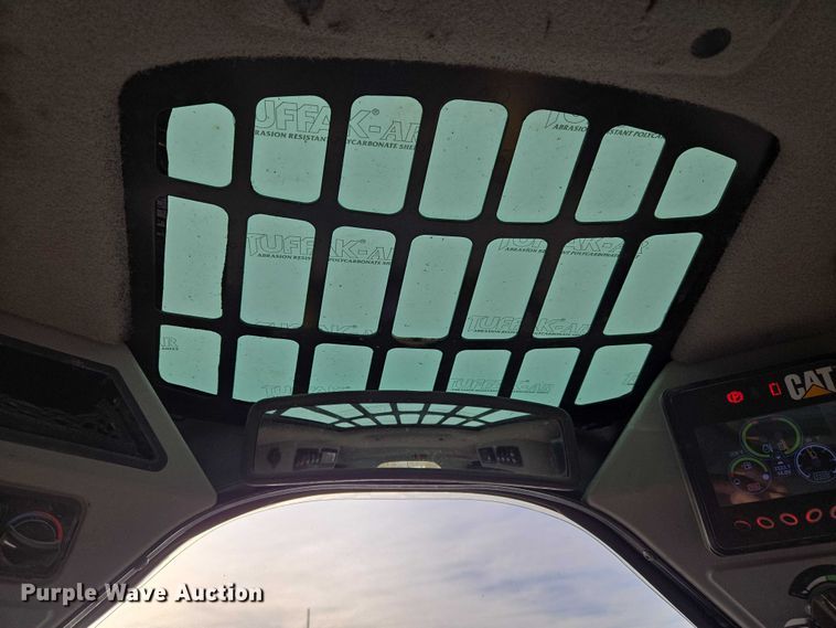 image for item ET5393 2015 Caterpillar 246D skid steer loader