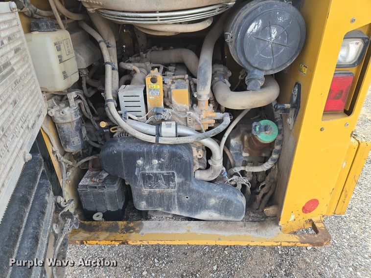 image for item ET5393 2015 Caterpillar 246D skid steer loader