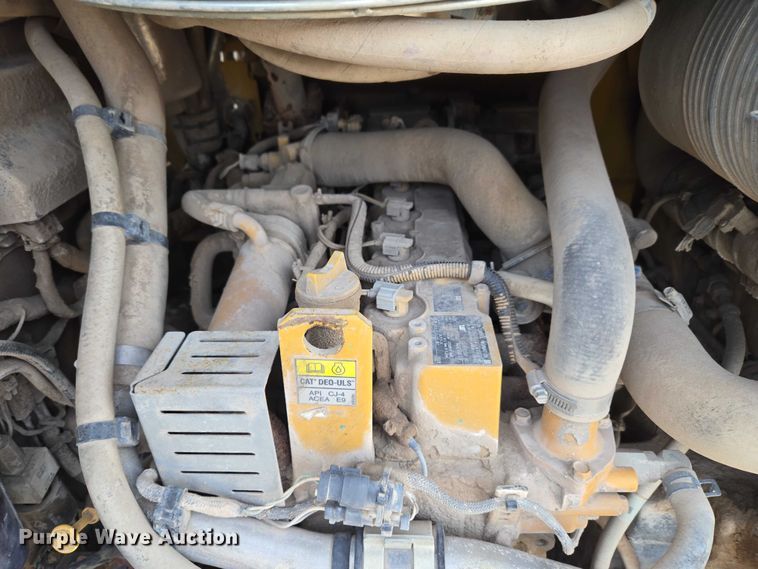 image for item ET5393 2015 Caterpillar 246D skid steer loader