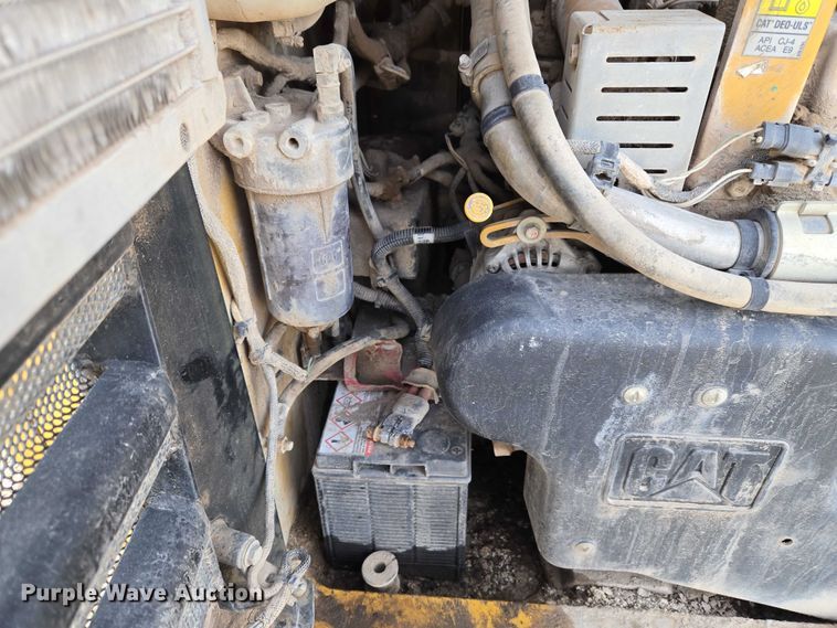 image for item ET5393 2015 Caterpillar 246D skid steer loader