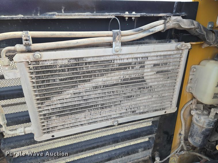 image for item ET5393 2015 Caterpillar 246D skid steer loader