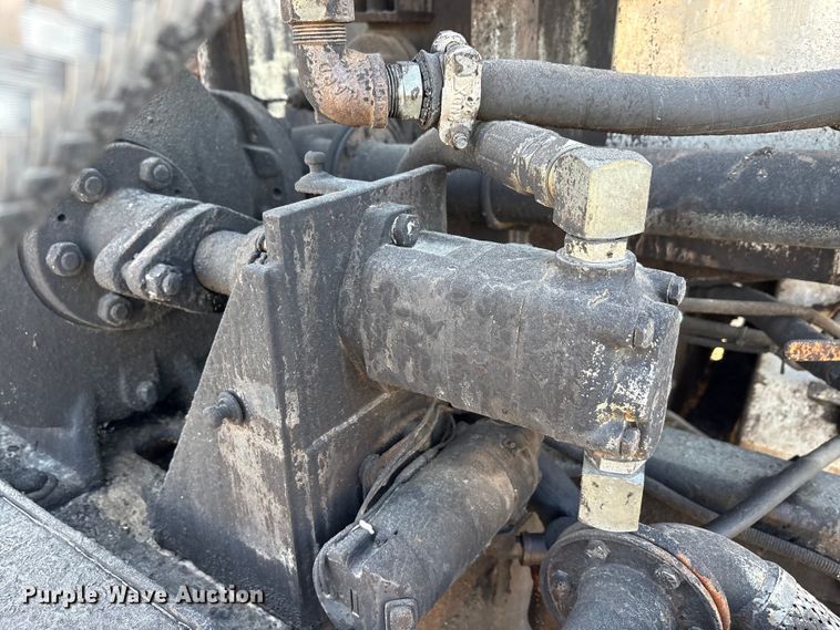 image for item ET5406 Freight liner Fl70 oil distributor truck