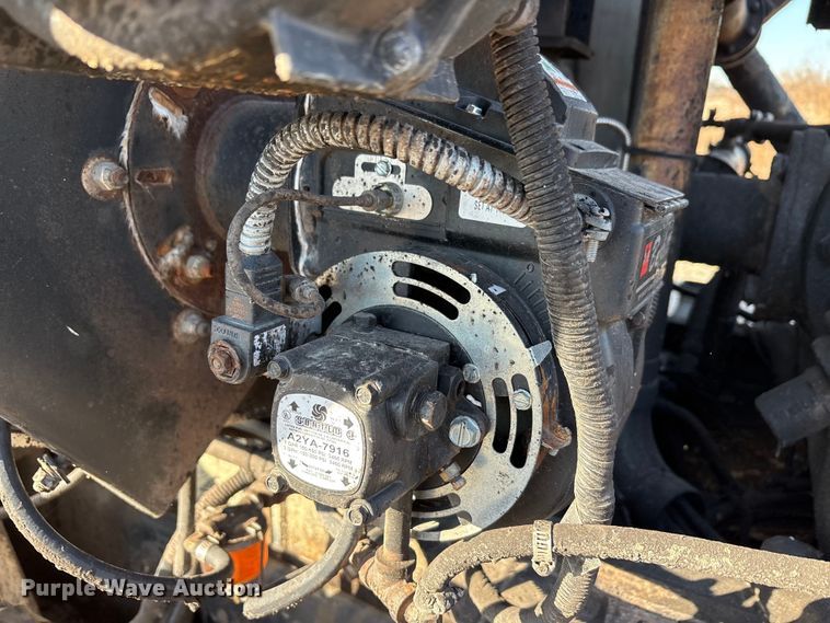 image for item ET5406 Freight liner Fl70 oil distributor truck