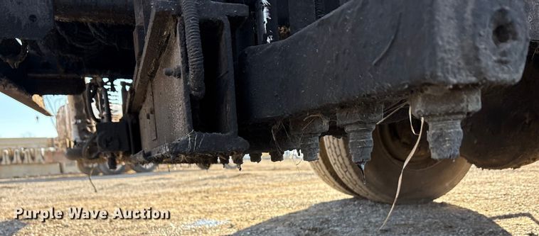 image for item ET5406 Freight liner Fl70 oil distributor truck