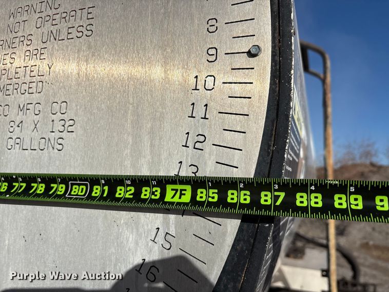 image for item ET5406 Freight liner Fl70 oil distributor truck