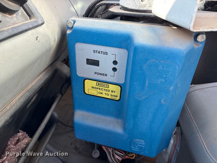 image for item ET5406 Freight liner Fl70 oil distributor truck