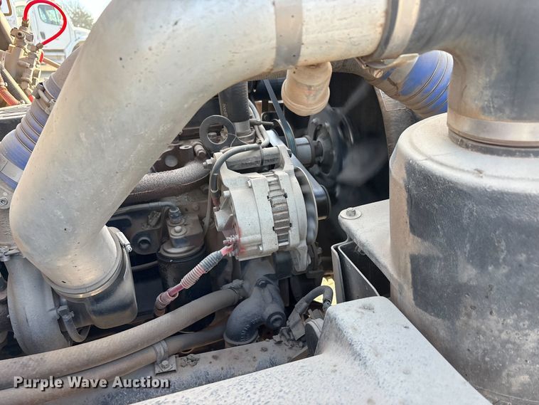 image for item ET5406 Freight liner Fl70 oil distributor truck