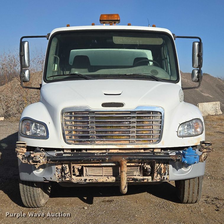 image for item ET5414 2004 Freightliner M2 water truck