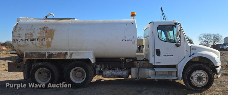 image for item ET5414 2004 Freightliner M2 water truck