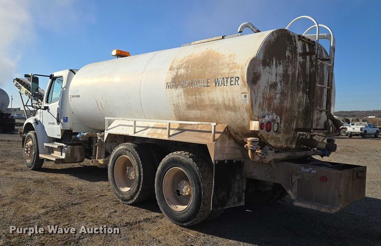 image for item ET5414 2004 Freightliner M2 water truck