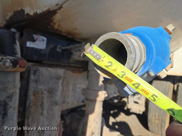 image for item ET5414 2004 Freightliner M2 water truck