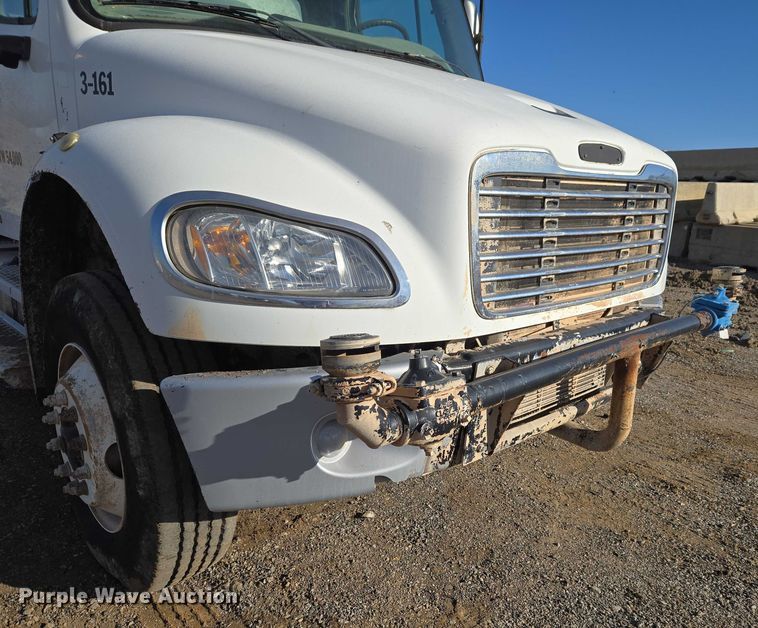 image for item ET5414 2004 Freightliner M2 water truck