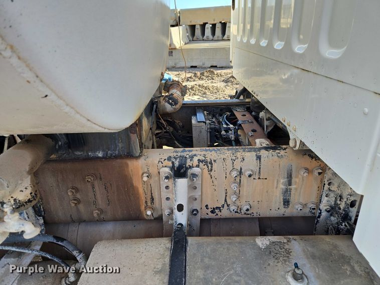 image for item ET5414 2004 Freightliner M2 water truck