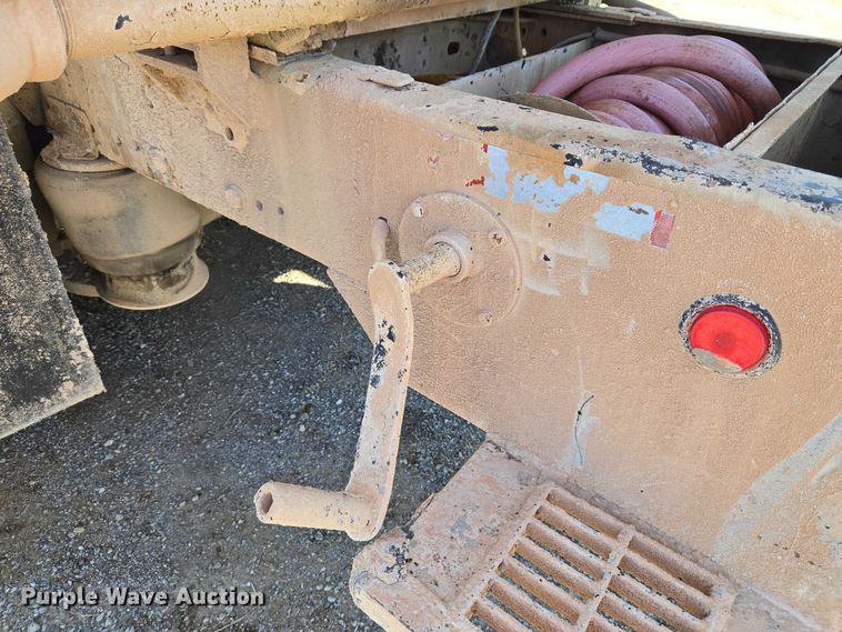 image for item ET5414 2004 Freightliner M2 water truck