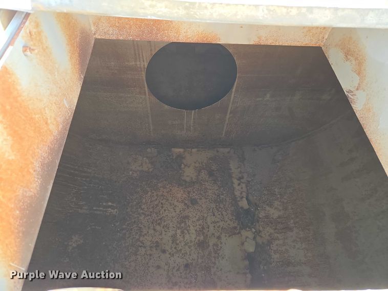 image for item ET5414 2004 Freightliner M2 water truck