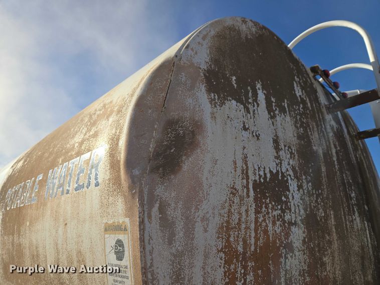 image for item ET5414 2004 Freightliner M2 water truck