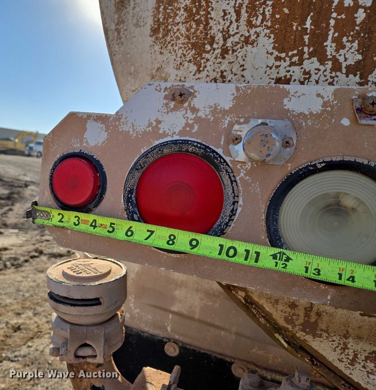 image for item ET5414 2004 Freightliner M2 water truck