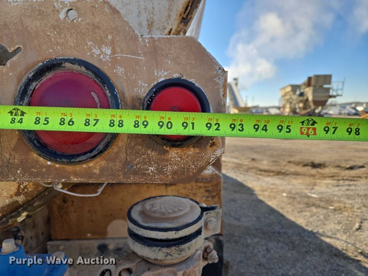 image for item ET5414 2004 Freightliner M2 water truck