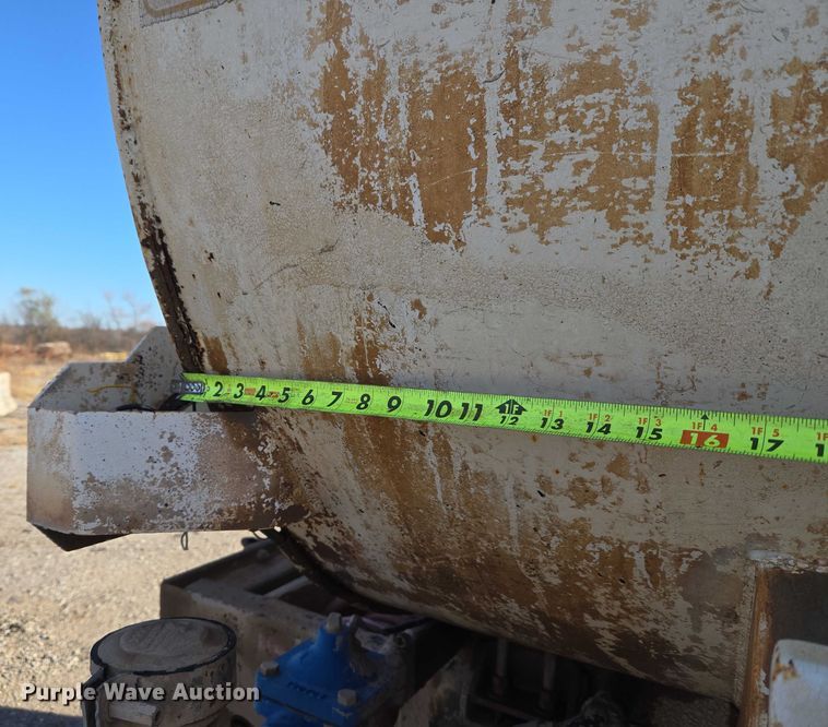 image for item ET5414 2004 Freightliner M2 water truck