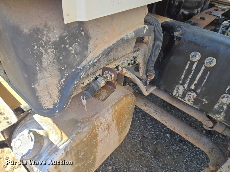 image for item ET5414 2004 Freightliner M2 water truck