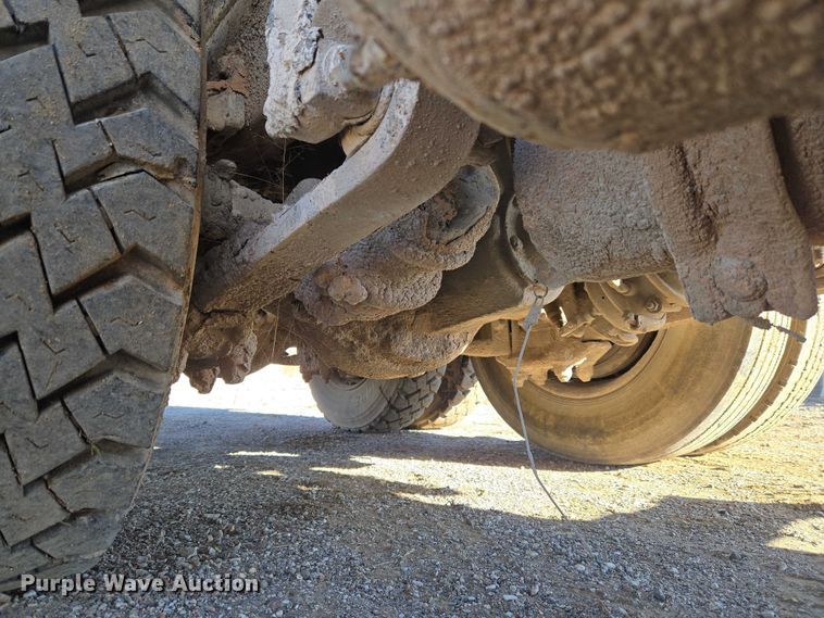 image for item ET5414 2004 Freightliner M2 water truck