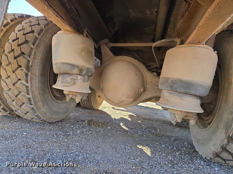 image for item ET5414 2004 Freightliner M2 water truck