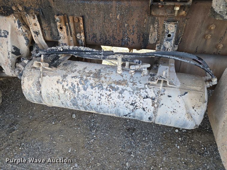 image for item ET5414 2004 Freightliner M2 water truck